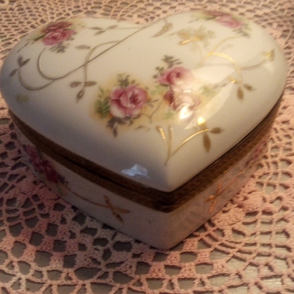 Japan Jewelry - Vintage Porcelain Heart Shaped Jewelry Box- Japan